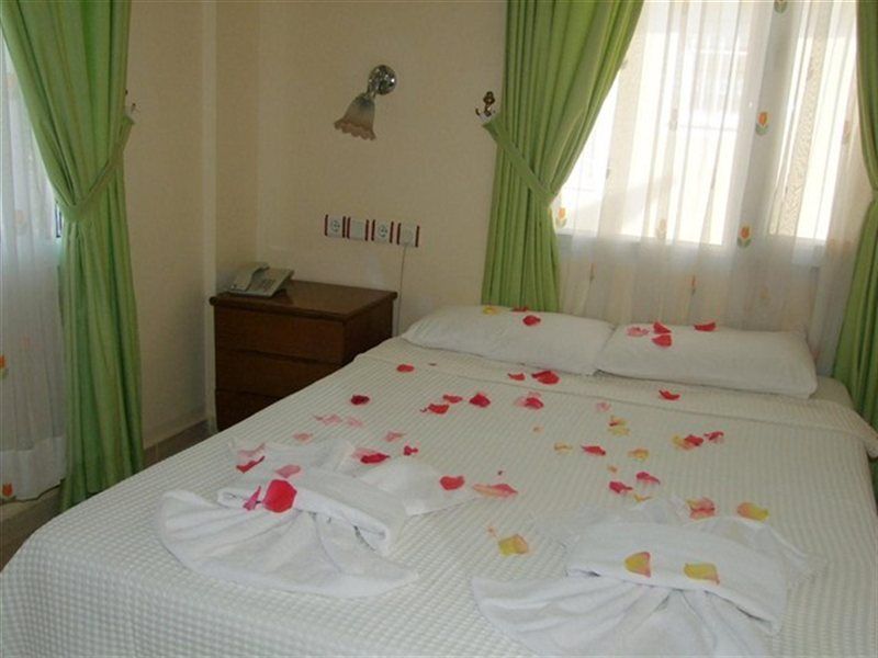 Besik Hotel Fethiye Esterno foto